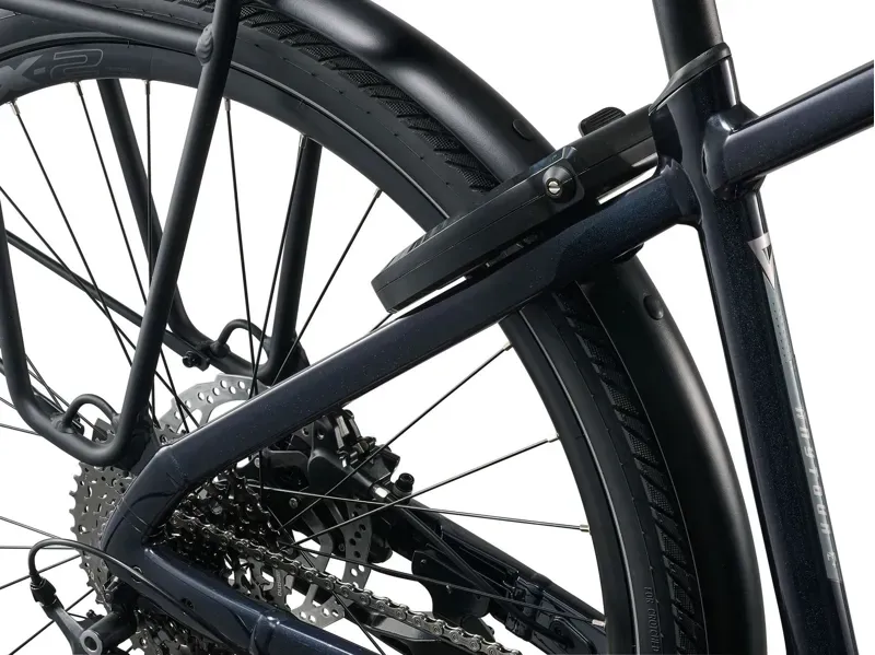 Giant - AnyTour E+ 4 DD Electric Commuter Bike in Cold Night-4