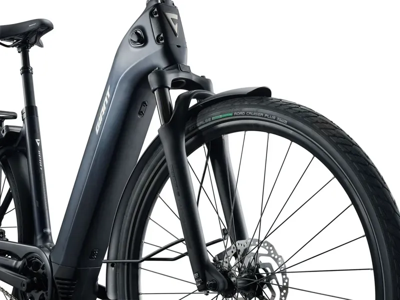 Giant - NewTour E+ 2 LST Electric City Bike in Cold Night-2