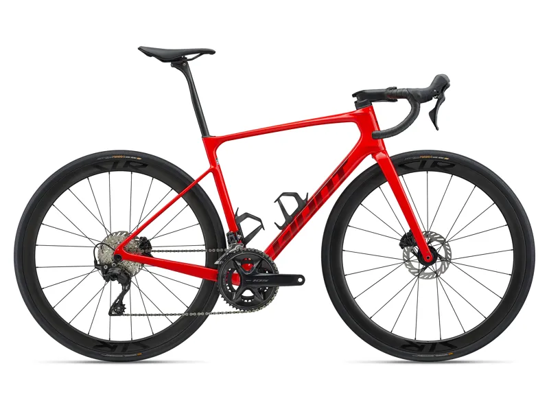 Giant - Defy Advanced Pro 2 Carbon Endurance Road Bike in Rosso Corsa