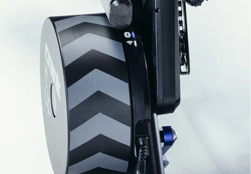 Wahoo KICKR Smart Trainer in Black-8