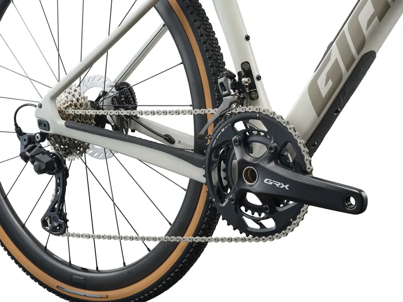 Giant - Revolt Advanced 0 Gravel Bike in Snow Drift-3