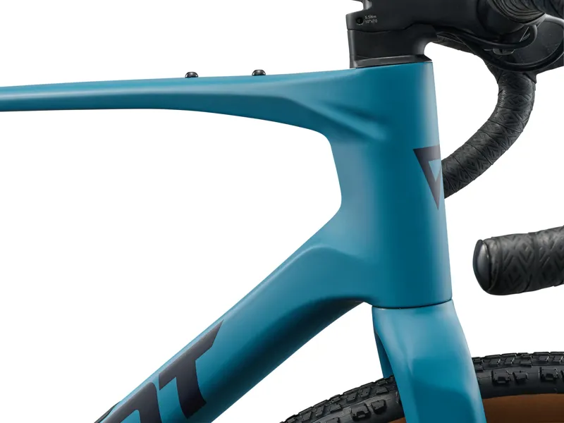 Giant - Revolt Advanced 3 Gravel Bike in Aquarium-4