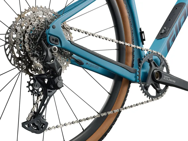 Giant - Revolt Advanced 3 Gravel Bike in Aquarium-2