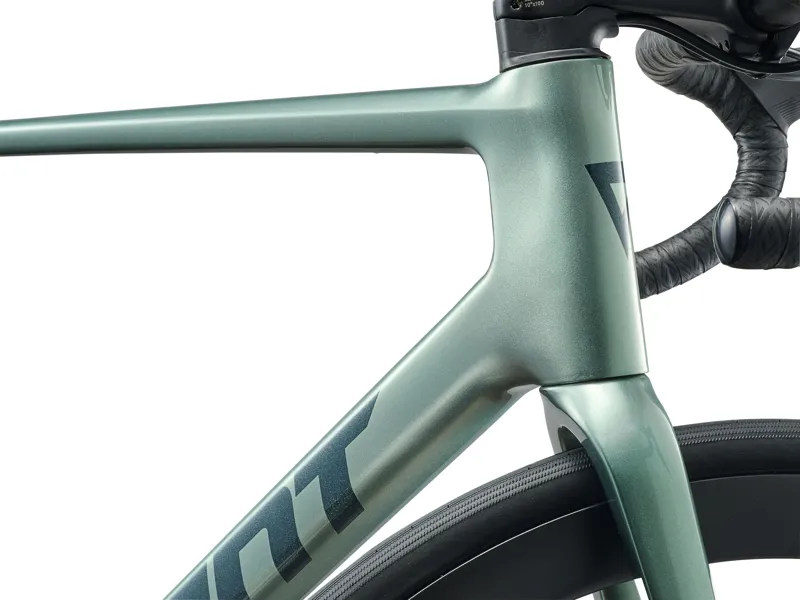 Giant - TCR Advanced 0 Road Bike in Alpine Green-1