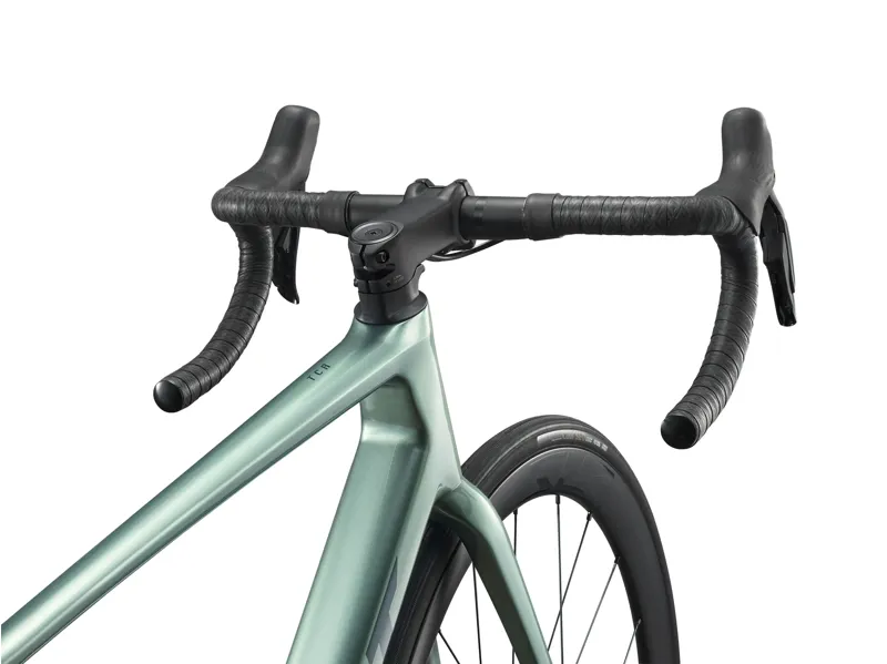 Giant - TCR Advanced 0 Road Bike in Alpine Green-2