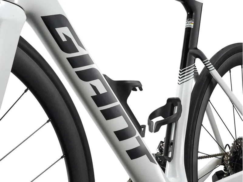 Giant - Propel Advanced 2 Carbon Performance Racing Bike in White-2
