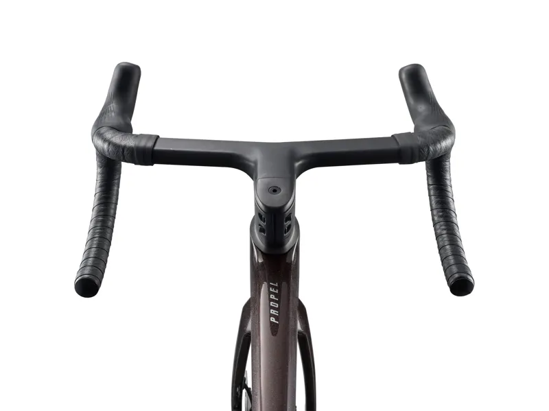 Giant - Propel Advanced Pro 0-Di2 Carbon Performance Racing Bike in Obsidian Pulse-8