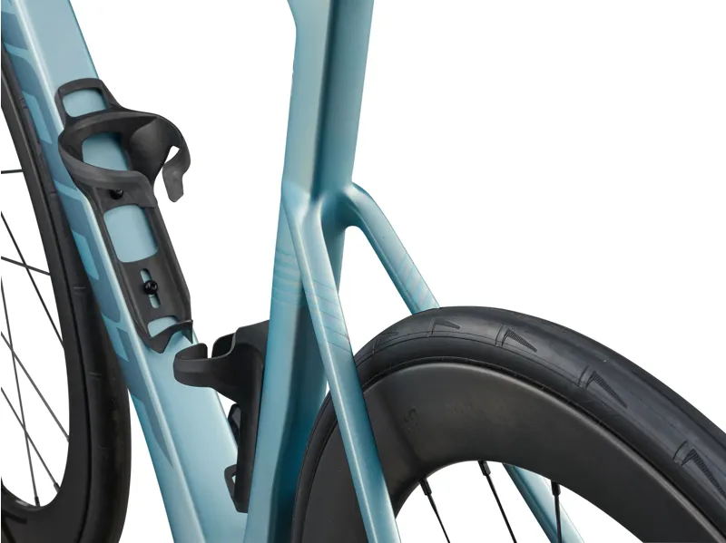 Giant - Propel Advanced Pro 1-Di2 Carbon Performance Racing Bike in Cryo Silver-3