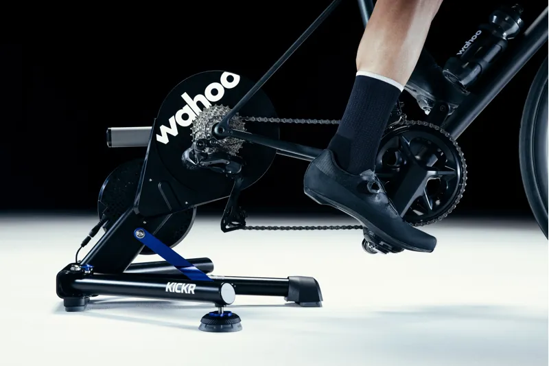 Wahoo KICKR Smart Trainer in Black-12