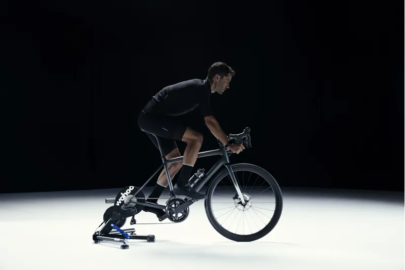 Wahoo KICKR Smart Trainer in Black-9