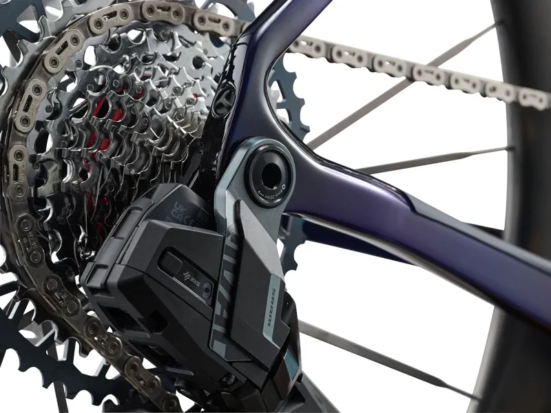 Giant - Revolt Advanced SL 2 Gravel Bike in Deep Lagoon-3