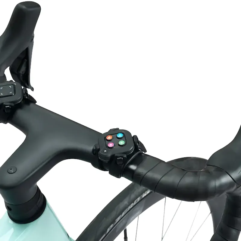 Wahoo - KICKR CORE 2 Smart Turbo Trainer - With Zwift Cog And Click-8