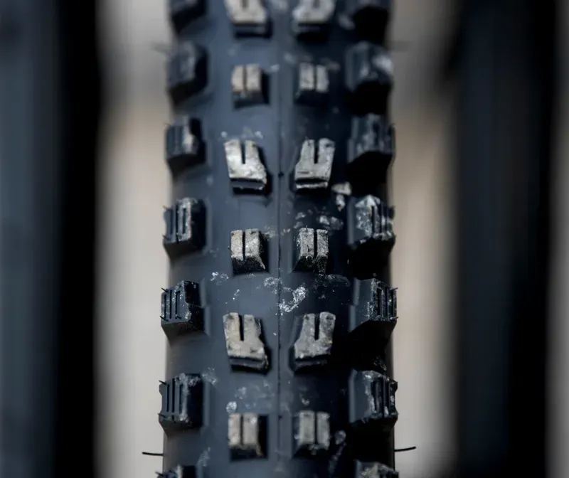 Vittoria Martello Tyre in Black-2